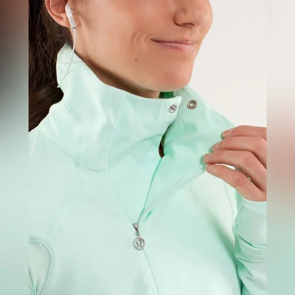 SOLD Lululemon Run: Reflect Pullover in Mint Moment Size 6 - Picture 5 of 10